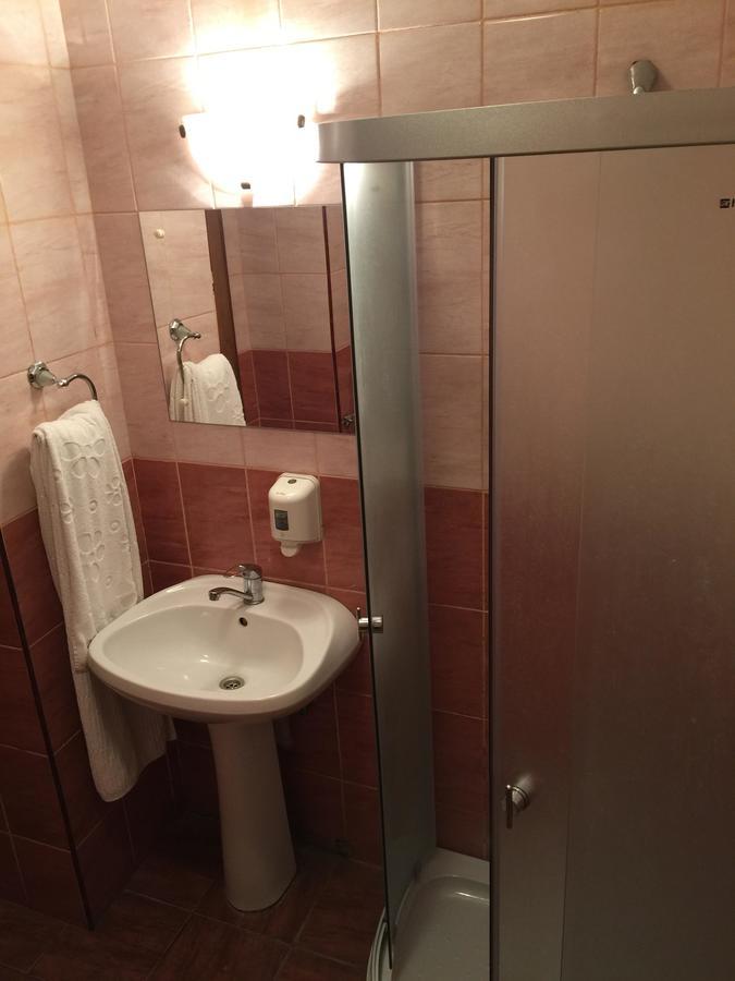 Hotel Rares بوتوساني المظهر الخارجي الصورة
