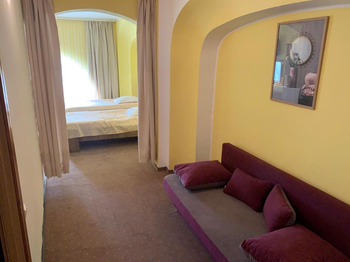 Hotel Rares بوتوساني المظهر الخارجي الصورة
