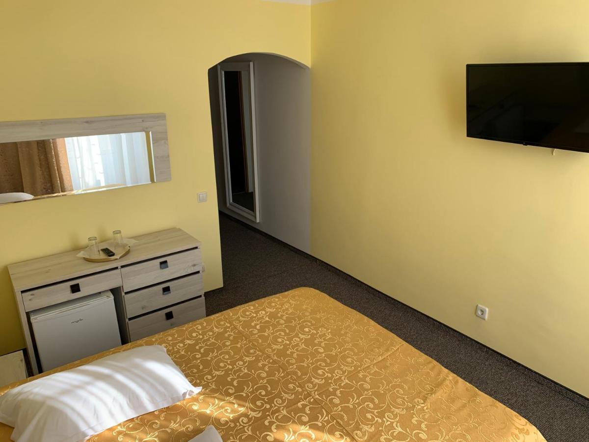 Hotel Rares بوتوساني المظهر الخارجي الصورة