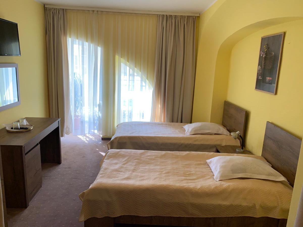 Hotel Rares بوتوساني المظهر الخارجي الصورة